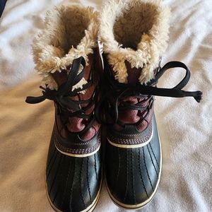 Sorel size 8 woman duck boots